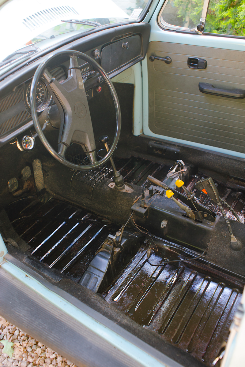 Illustration for article titled I Did A Seats-Out Clean Of My Car And It Felt Amazing